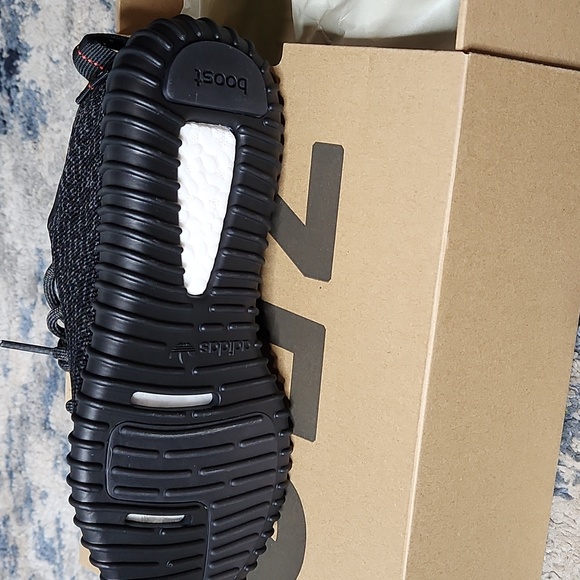 adidas Yeezy Boost 350Pirate Black (2016) - Picture 5 of 7